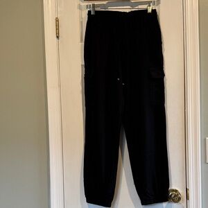 Love Tree Black Cargo Linen Blend Joggers.
Size medium.